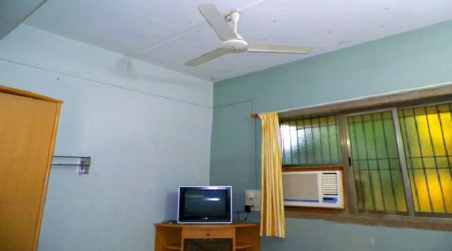 hotel near Kihim beach 